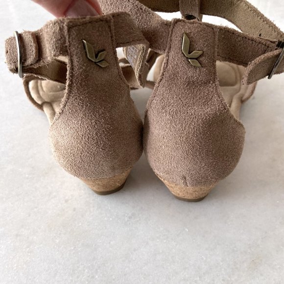 NWOT! New Koolaburra by Ugg tan Briona wedge sandal, cork & suede, ankle straps - Picture 5 of 9